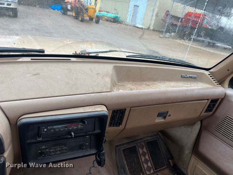 image for item NN9335 1990 Ford F150  pickup truck