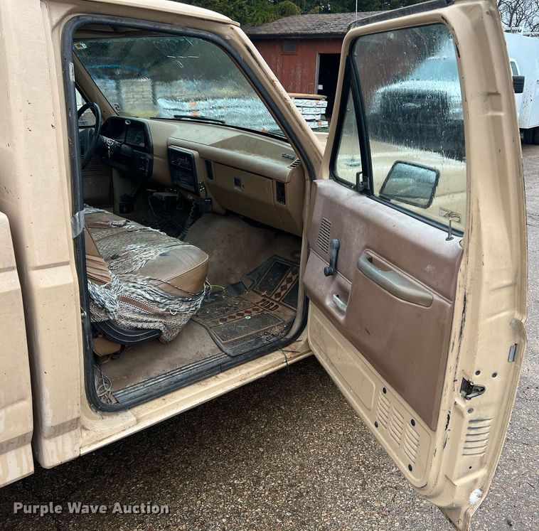 image for item NN9335 1990 Ford F150  pickup truck