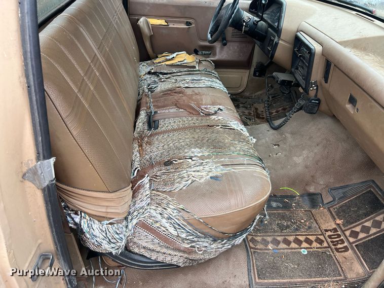 image for item NN9335 1990 Ford F150  pickup truck