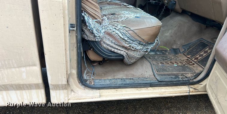 image for item NN9335 1990 Ford F150  pickup truck