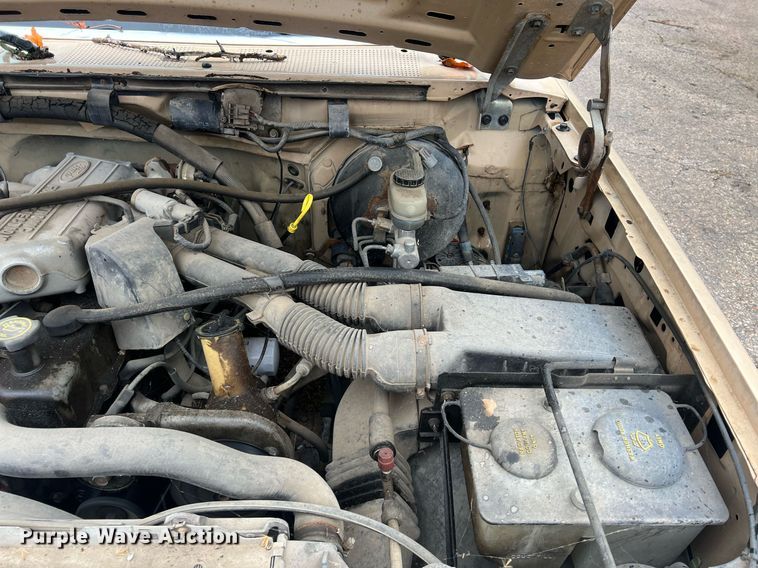 image for item NN9335 1990 Ford F150  pickup truck