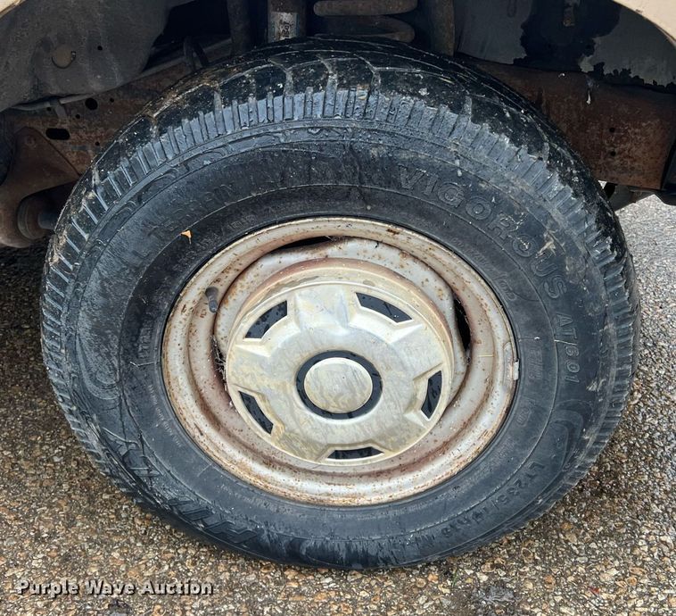 image for item NN9335 1990 Ford F150  pickup truck