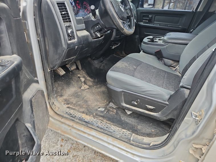 image for item NP9296 2017 Dodge Ram 1500  Crew Cab pickup truck