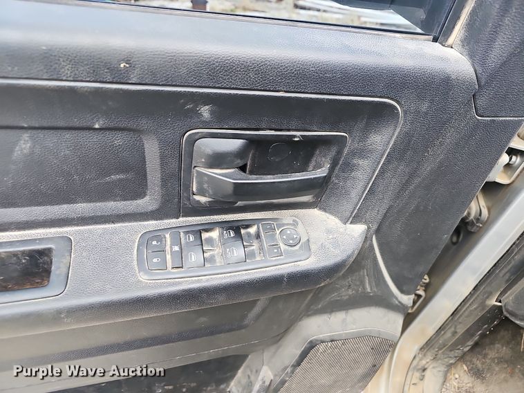 image for item NP9296 2017 Dodge Ram 1500  Crew Cab pickup truck