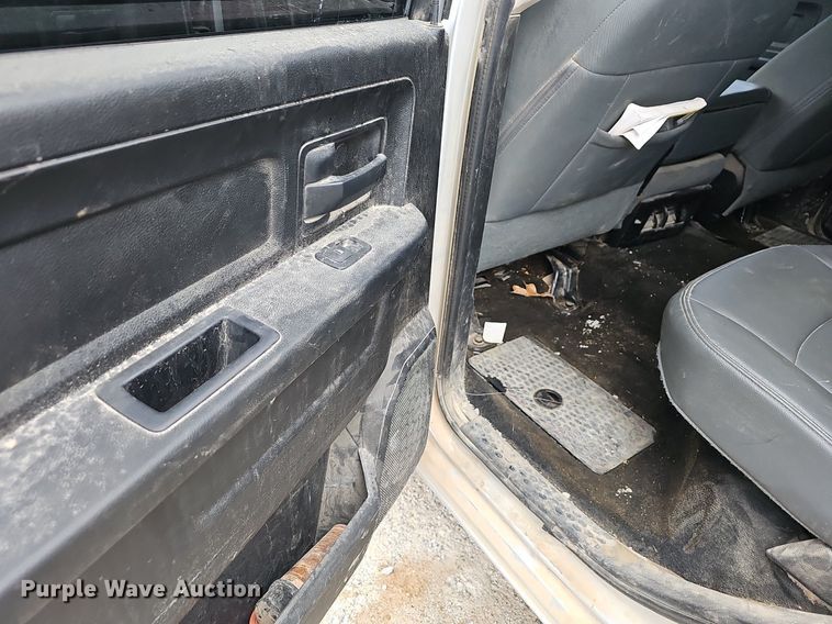 image for item NP9296 2017 Dodge Ram 1500  Crew Cab pickup truck