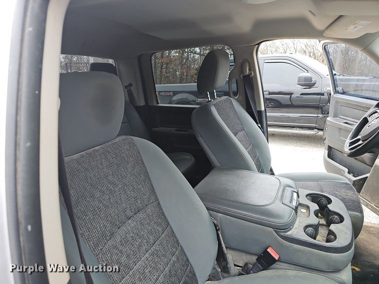 image for item NP9296 2017 Dodge Ram 1500  Crew Cab pickup truck