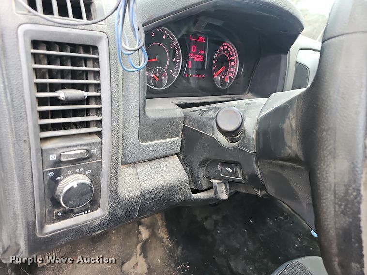 image for item NP9296 2017 Dodge Ram 1500  Crew Cab pickup truck