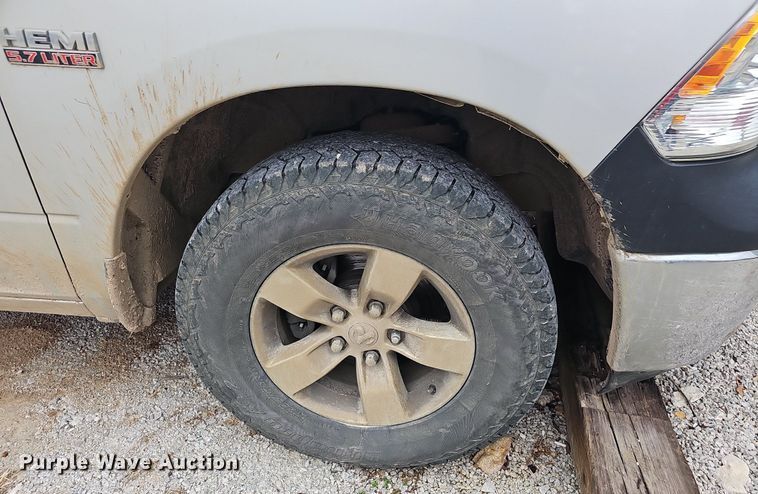 image for item NP9296 2017 Dodge Ram 1500  Crew Cab pickup truck