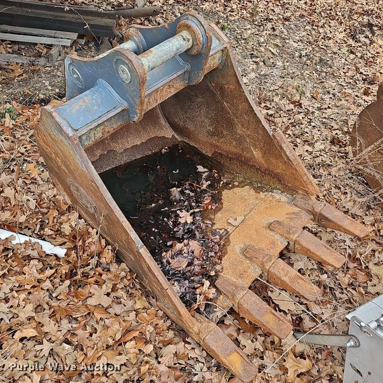 image for item NP9297 2018 Kobelco SK140SRLC-5  excavator