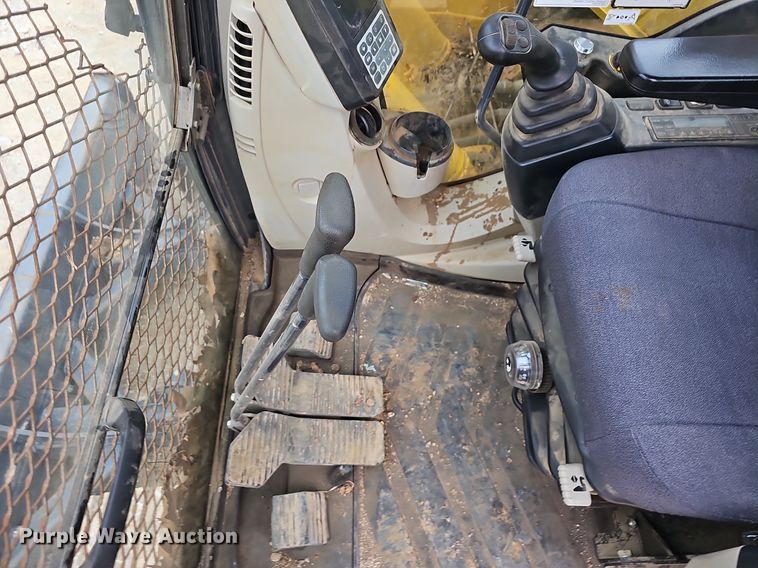 image for item NP9297 2018 Kobelco SK140SRLC-5  excavator