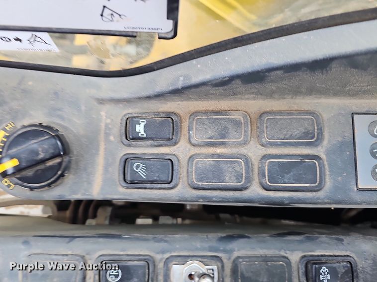 image for item NP9297 2018 Kobelco SK140SRLC-5  excavator