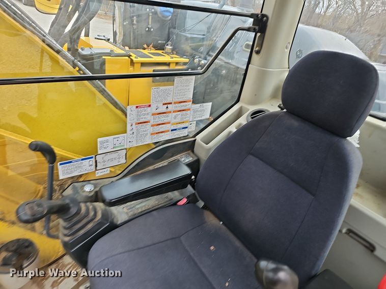 image for item NP9297 2018 Kobelco SK140SRLC-5  excavator