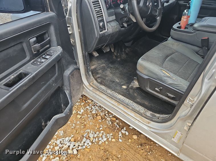 image for item NP9298 2017 Dodge Ram 1500  Crew Cab pickup truck