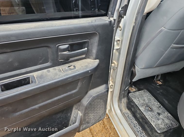 image for item NP9298 2017 Dodge Ram 1500  Crew Cab pickup truck