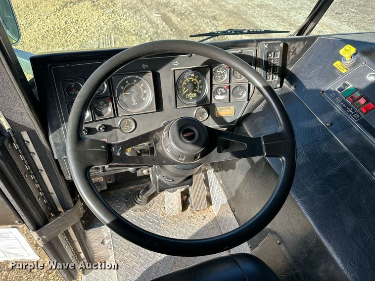 image for item NS9140 1992 Pierce Lance  fire truck