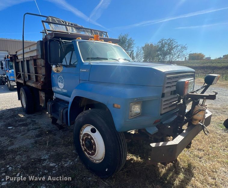 image for item OA9065 1997 Ford  dump truck