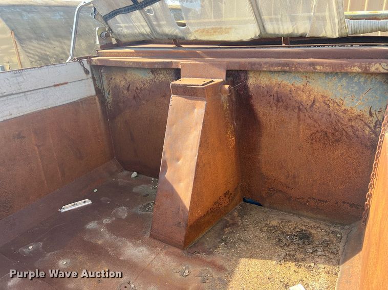 image for item OA9065 1997 Ford  dump truck