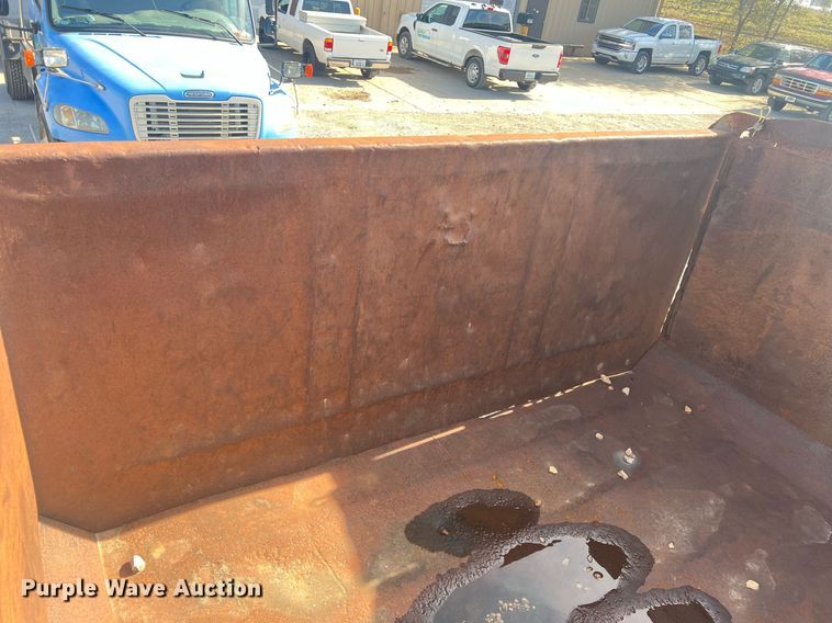 image for item OA9065 1997 Ford  dump truck