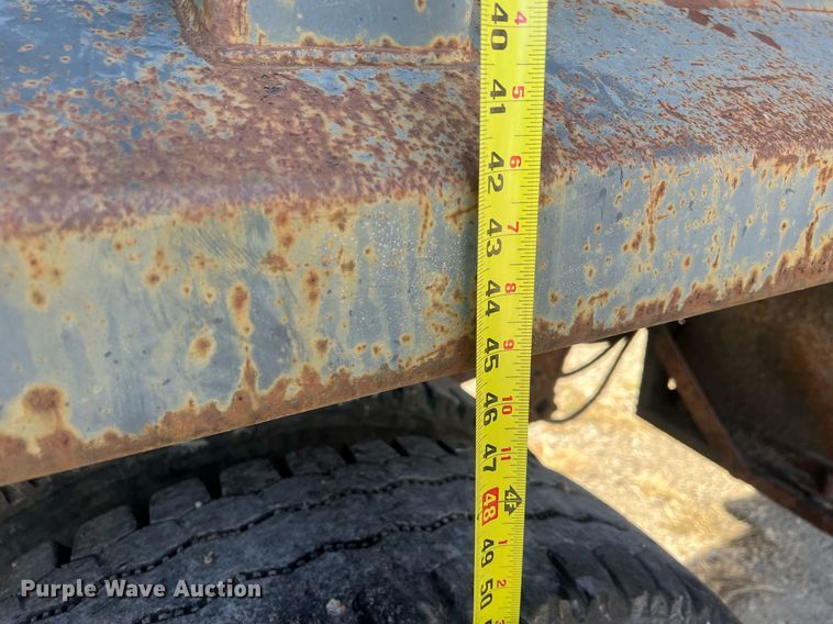 image for item OA9065 1997 Ford  dump truck