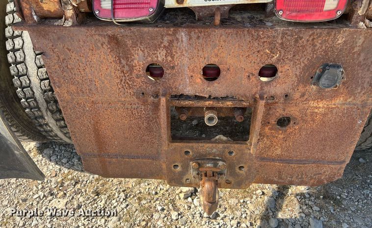 image for item OA9065 1997 Ford  dump truck