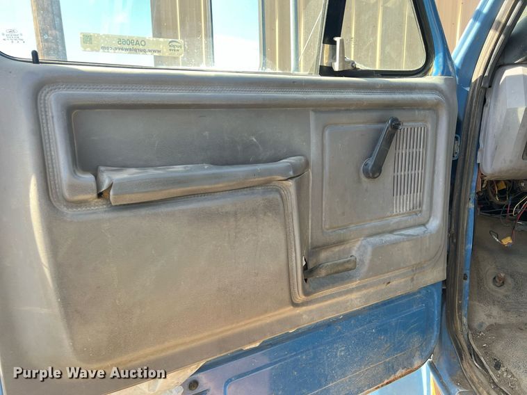 image for item OA9065 1997 Ford  dump truck