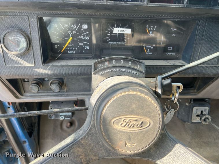 image for item OA9065 1997 Ford  dump truck