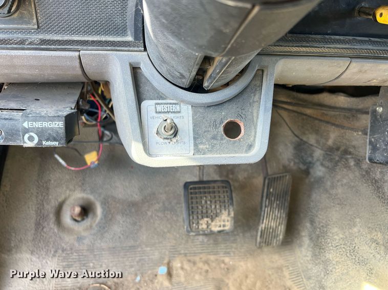 image for item OA9065 1997 Ford  dump truck