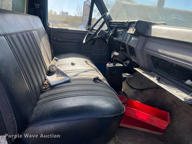 image for item OA9065 1997 Ford  dump truck