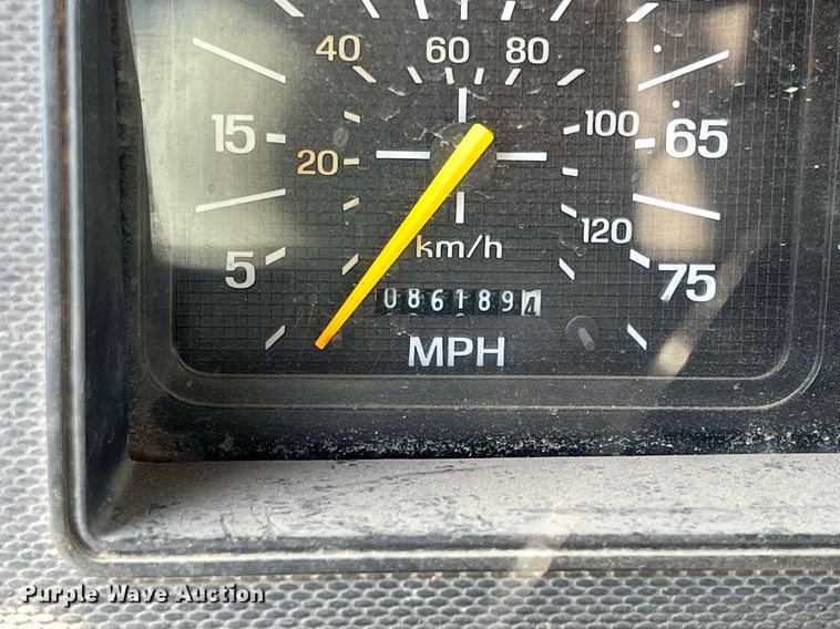 image for item OA9065 1997 Ford  dump truck