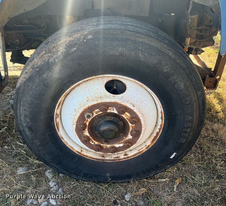 image for item OA9065 1997 Ford  dump truck