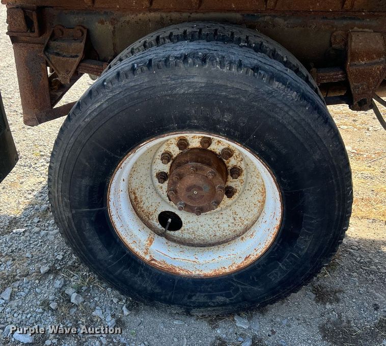 image for item OA9065 1997 Ford  dump truck