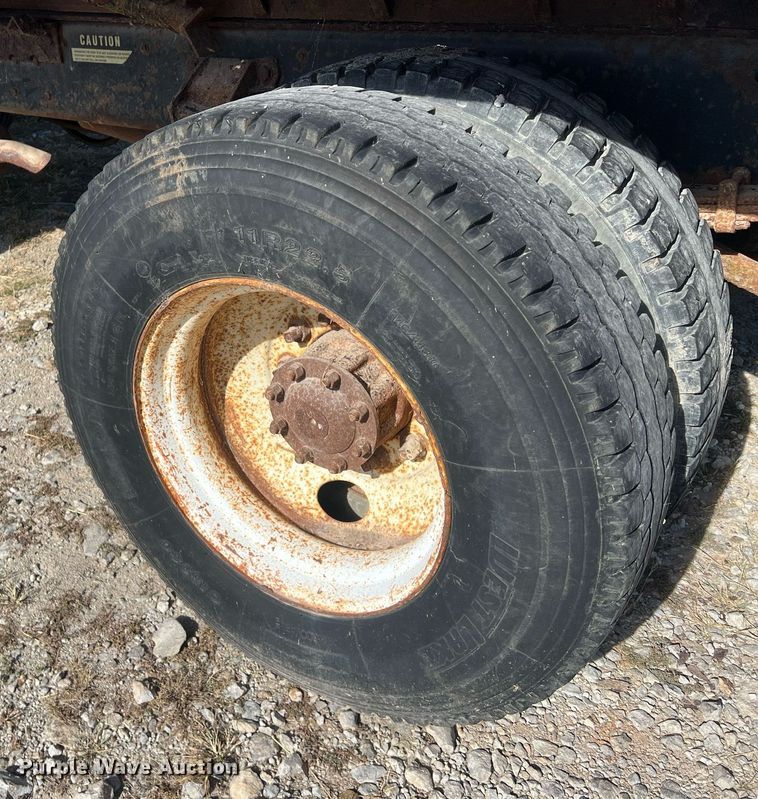 image for item OA9065 1997 Ford  dump truck