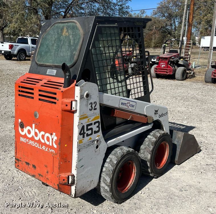 image for item OA9066 1999 Bobcat 453 skid steer loader