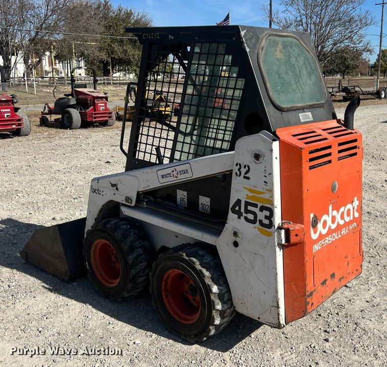 image for item OA9066 1999 Bobcat 453 skid steer loader