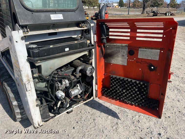 image for item OA9066 1999 Bobcat 453 skid steer loader