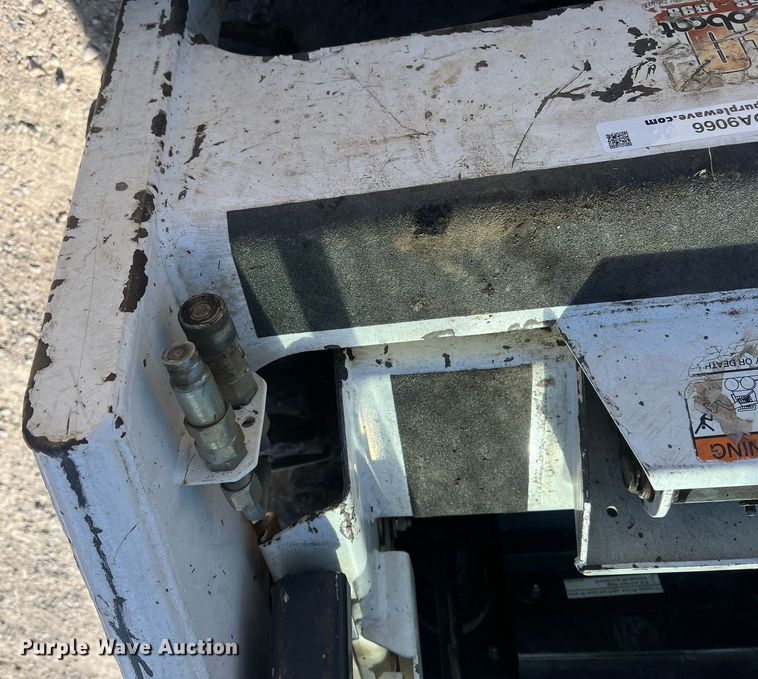image for item OA9066 1999 Bobcat 453 skid steer loader