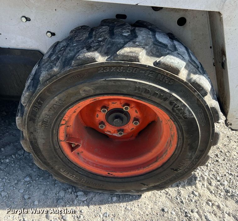 image for item OA9066 1999 Bobcat 453 skid steer loader