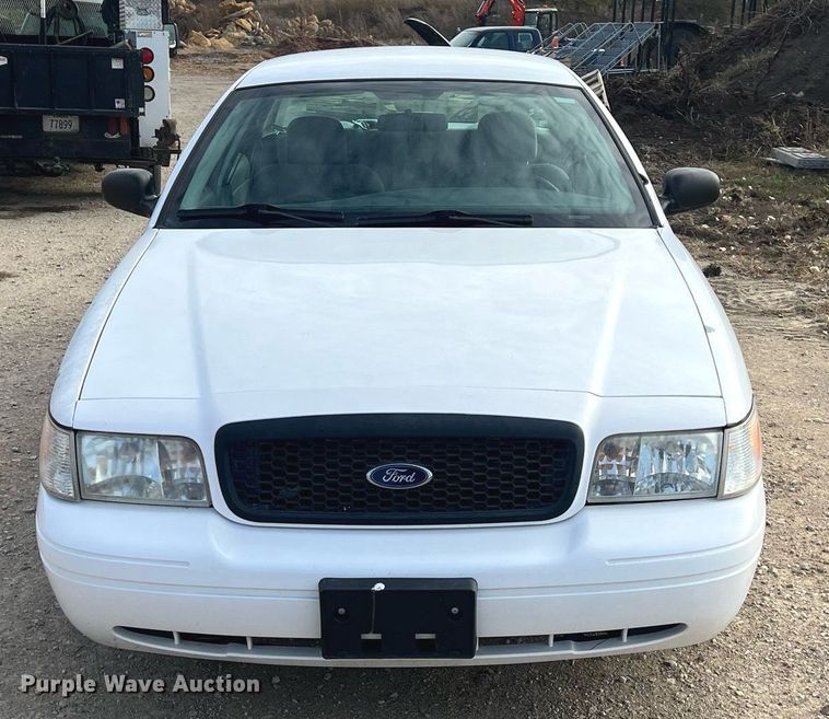 image for item OA9095 2003 Ford Crown Victoria Police Interceptor