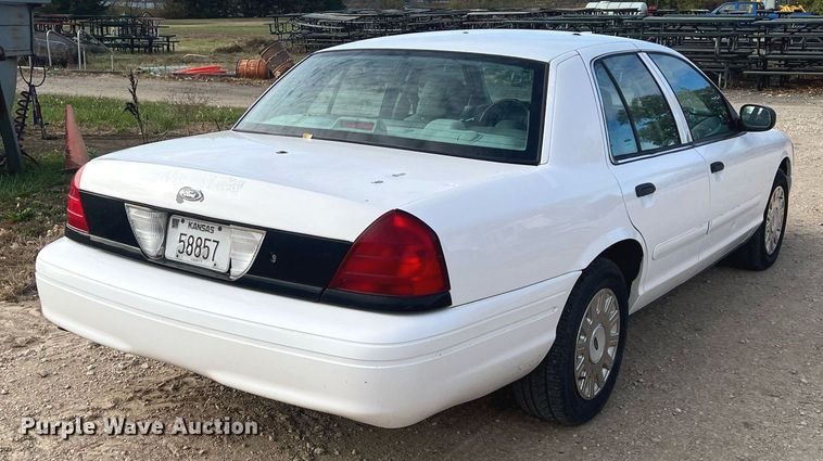 image for item OA9095 2003 Ford Crown Victoria Police Interceptor