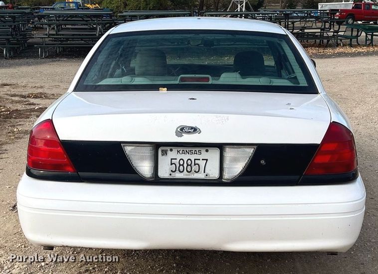 image for item OA9095 2003 Ford Crown Victoria Police Interceptor
