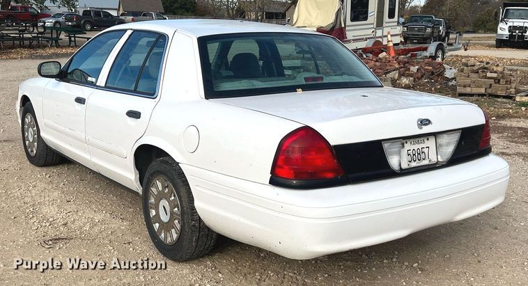 image for item OA9095 2003 Ford Crown Victoria Police Interceptor
