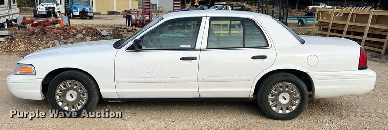 image for item OA9095 2003 Ford Crown Victoria Police Interceptor