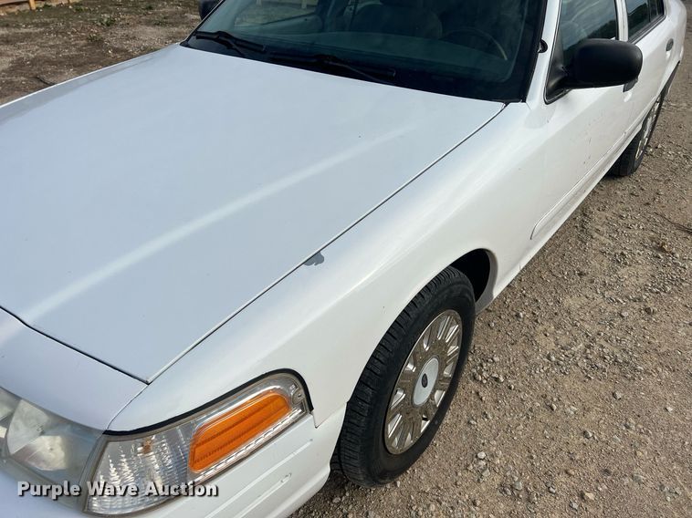 image for item OA9095 2003 Ford Crown Victoria Police Interceptor