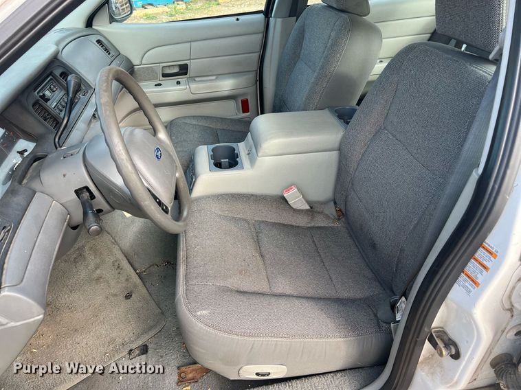 image for item OA9095 2003 Ford Crown Victoria Police Interceptor