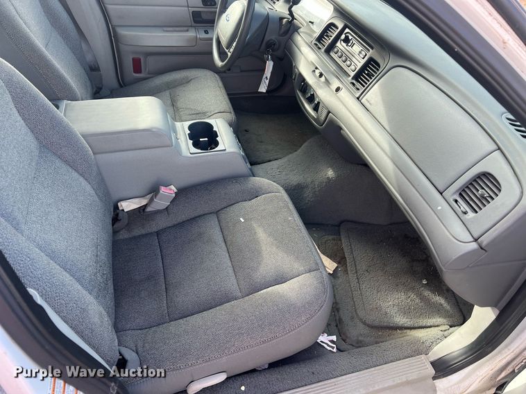 image for item OA9095 2003 Ford Crown Victoria Police Interceptor