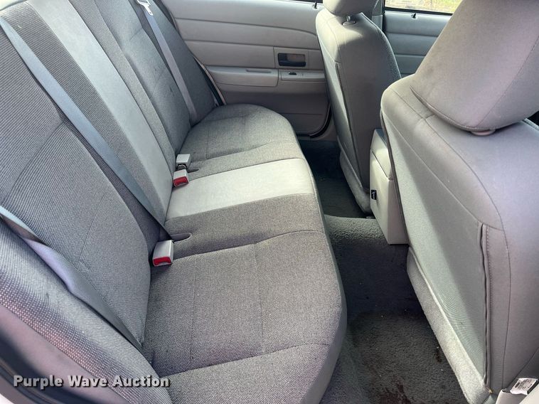 image for item OA9095 2003 Ford Crown Victoria Police Interceptor