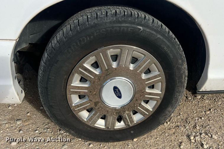 image for item OA9095 2003 Ford Crown Victoria Police Interceptor