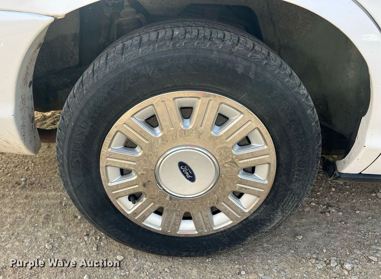 image for item OA9095 2003 Ford Crown Victoria Police Interceptor