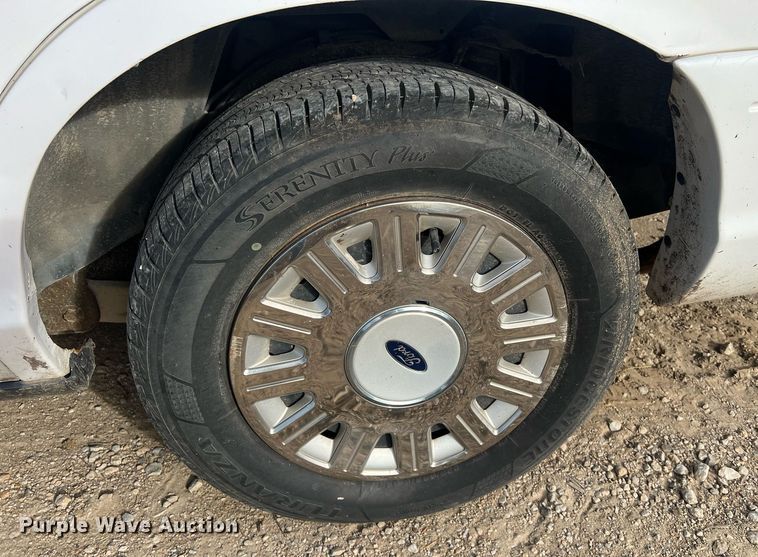 image for item OA9095 2003 Ford Crown Victoria Police Interceptor