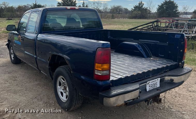 image for item OA9099 2002 Chevrolet Silverado 1500  Ext. Cab pickup truck